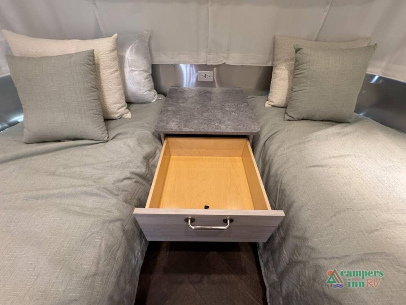 A photo of this 2026 Airstream International 25FBT
