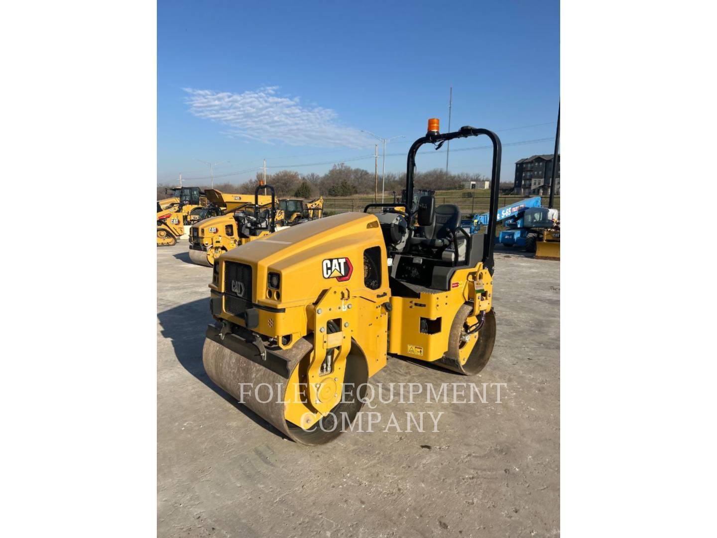 2024 CAT CB4.0-03 in Wichita, KS