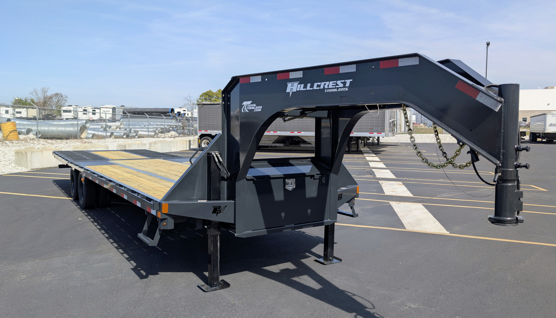 2026 Hillcrest Trailers 2592012HY 20' + 12' Hydraulic Dovetail, Hutch, Hydrauli in O Fallon, MO