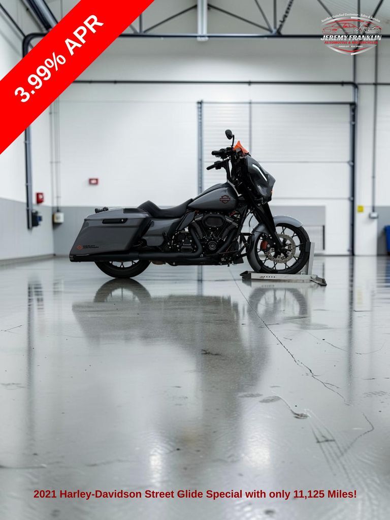 2021 Harley-Davidson Street Glide in Blue Springs, MO