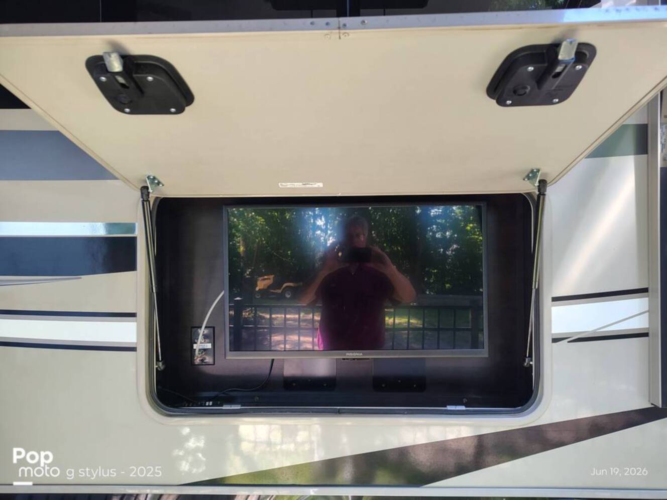 A photo of this 2022 Jayco Pinnacle 36SSWS