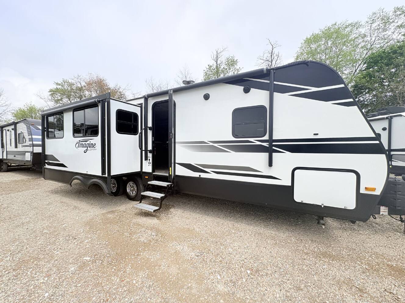 A photo of this 2019 Grand Design Imagine 2970RL