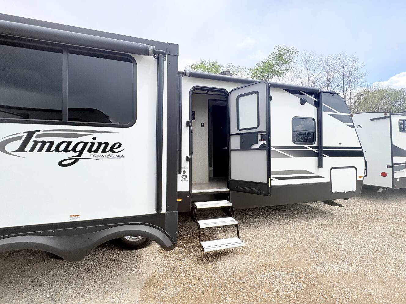 A photo of this 2019 Grand Design Imagine 2970RL
