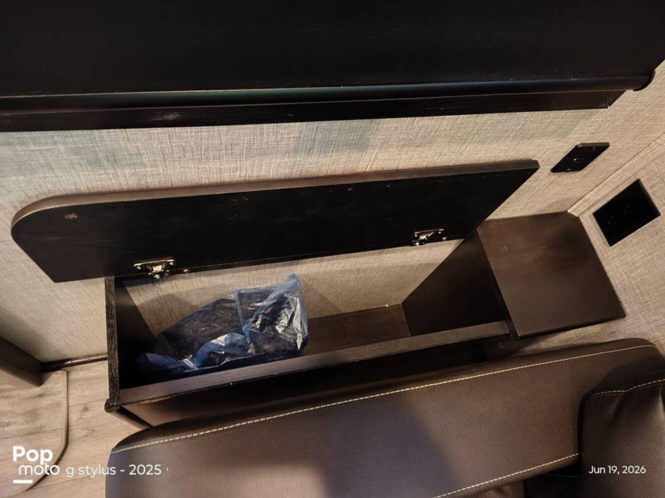 A photo of this 2022 Jayco Pinnacle 36SSWS