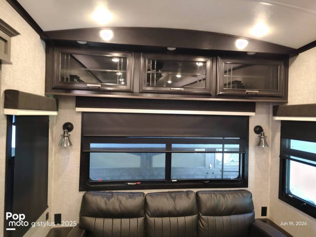 A photo of this 2022 Jayco Pinnacle 36SSWS