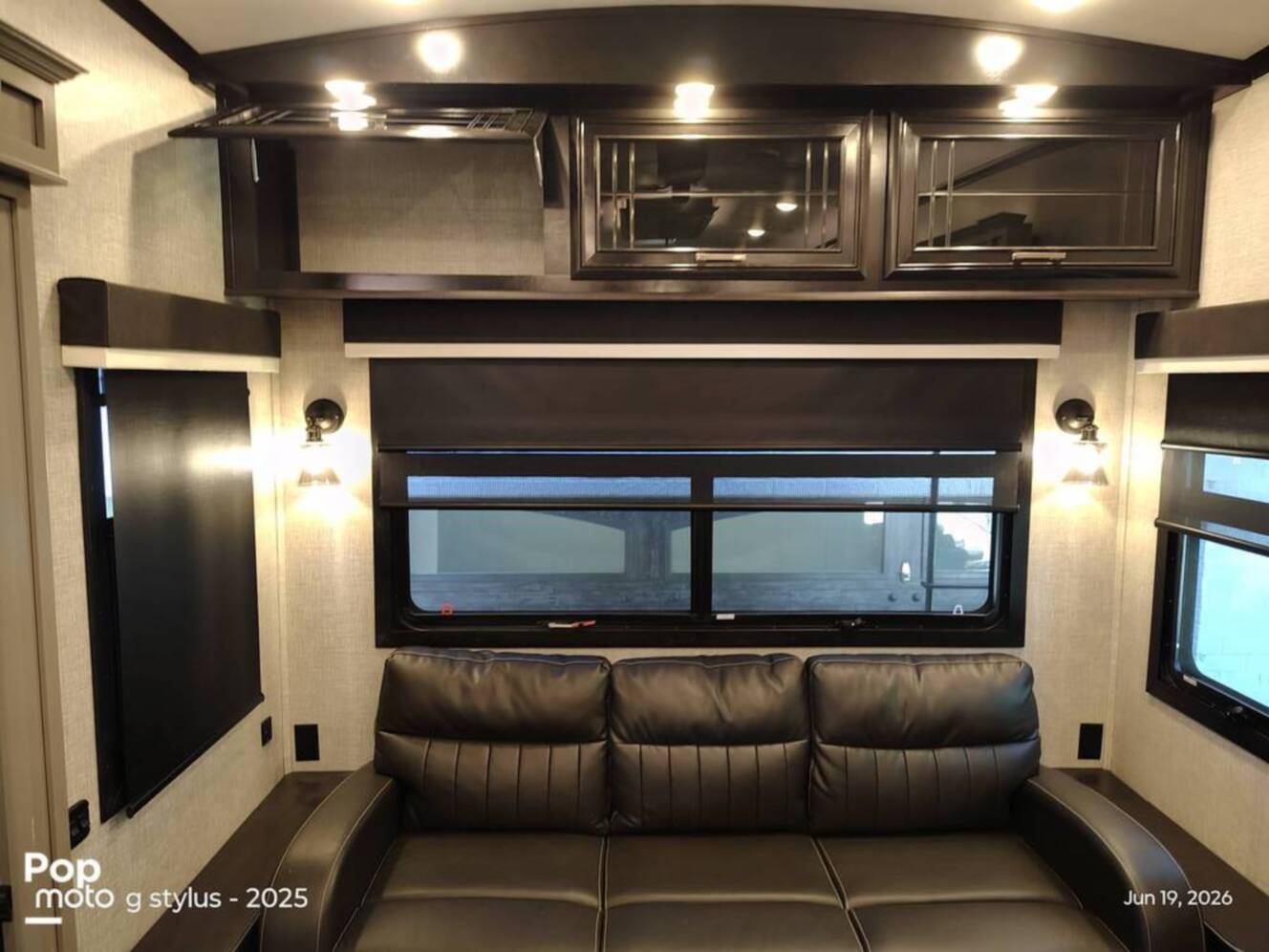 A photo of this 2022 Jayco Pinnacle 36SSWS