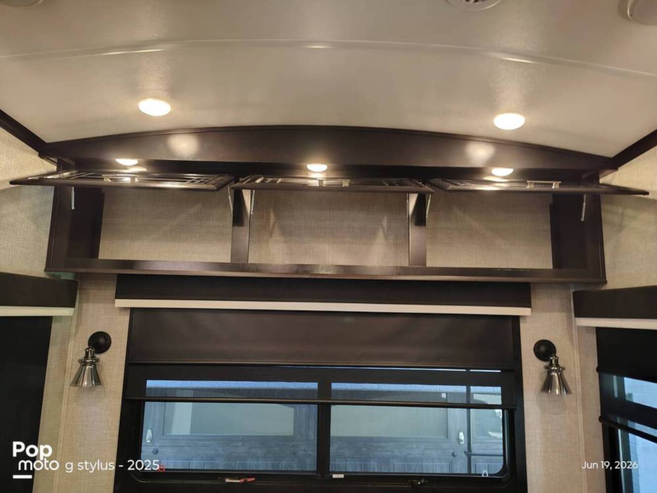 A photo of this 2022 Jayco Pinnacle 36SSWS