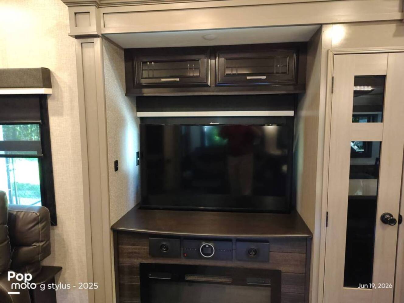 A photo of this 2022 Jayco Pinnacle 36SSWS