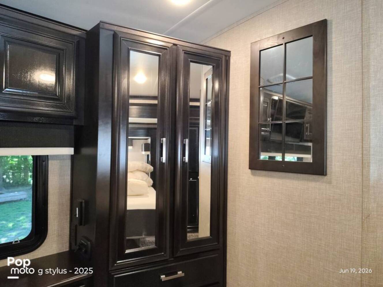 A photo of this 2022 Jayco Pinnacle 36SSWS
