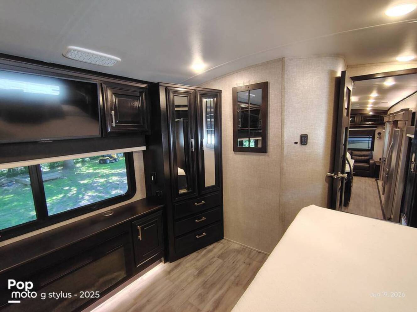 A photo of this 2022 Jayco Pinnacle 36SSWS
