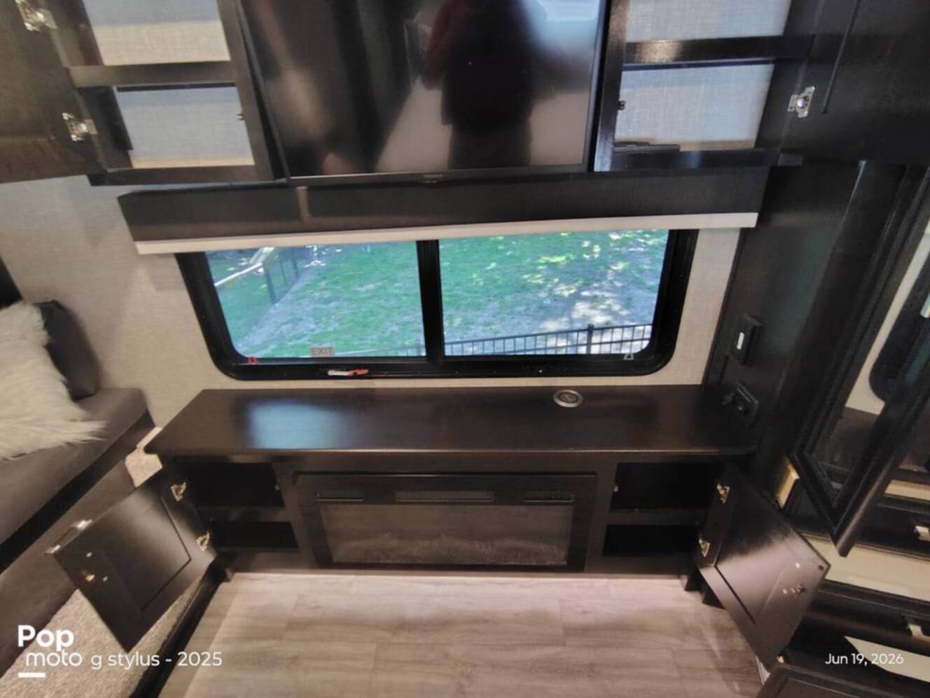 A photo of this 2022 Jayco Pinnacle 36SSWS