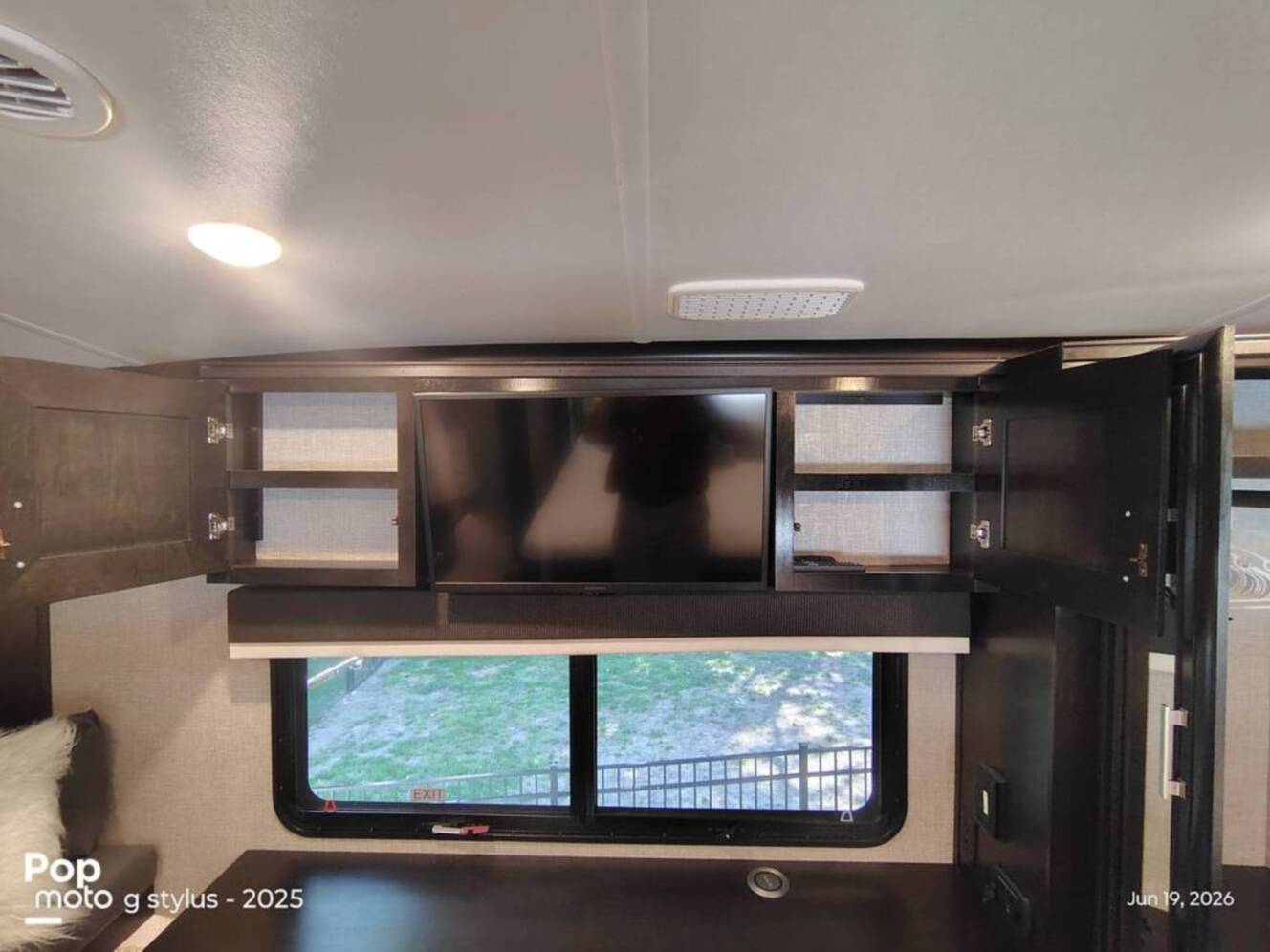 A photo of this 2022 Jayco Pinnacle 36SSWS