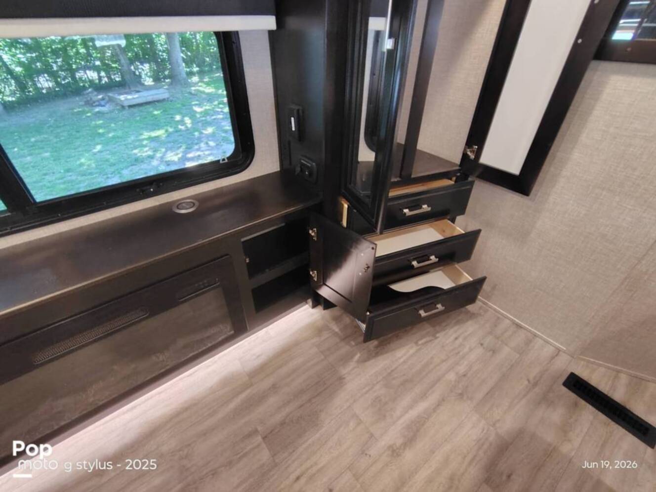 A photo of this 2022 Jayco Pinnacle 36SSWS
