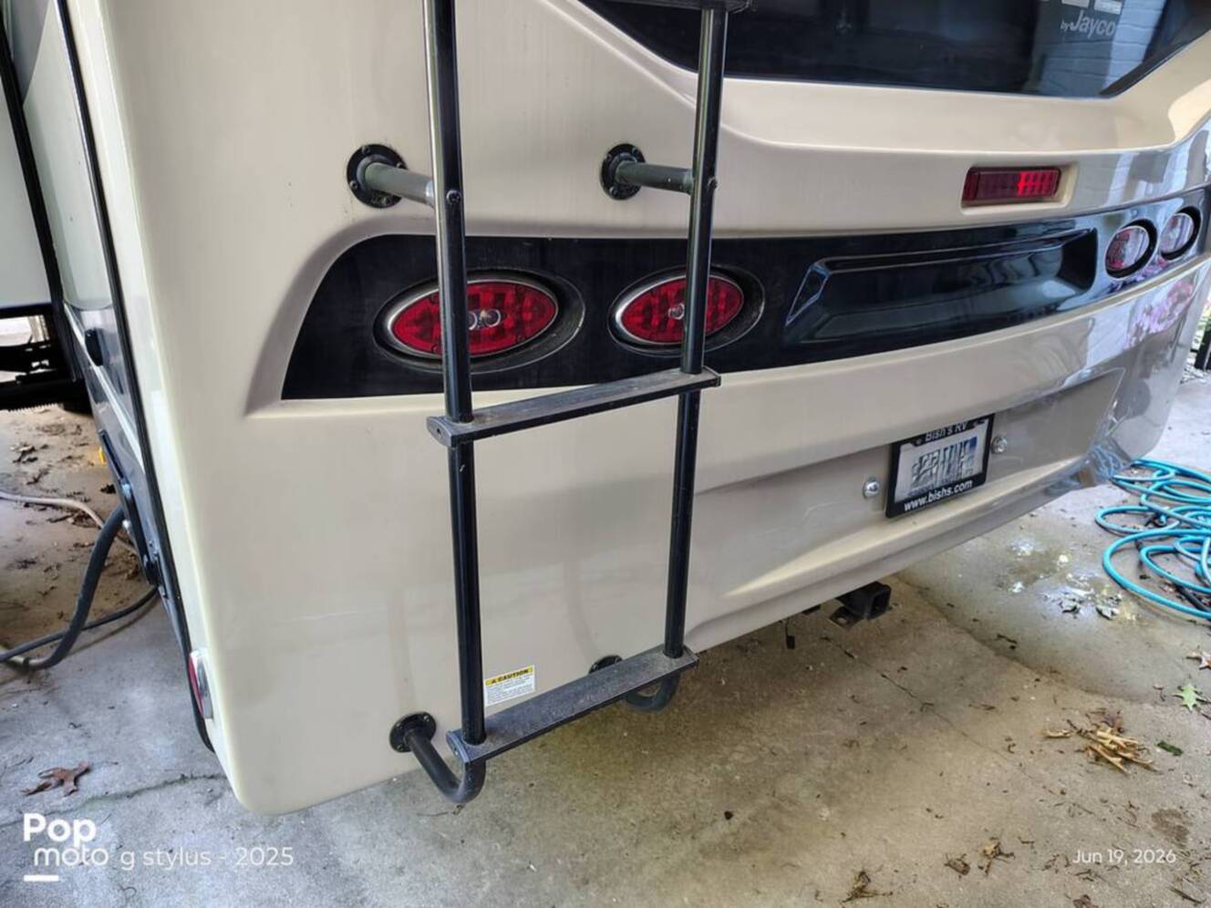 A photo of this 2022 Jayco Pinnacle 36SSWS