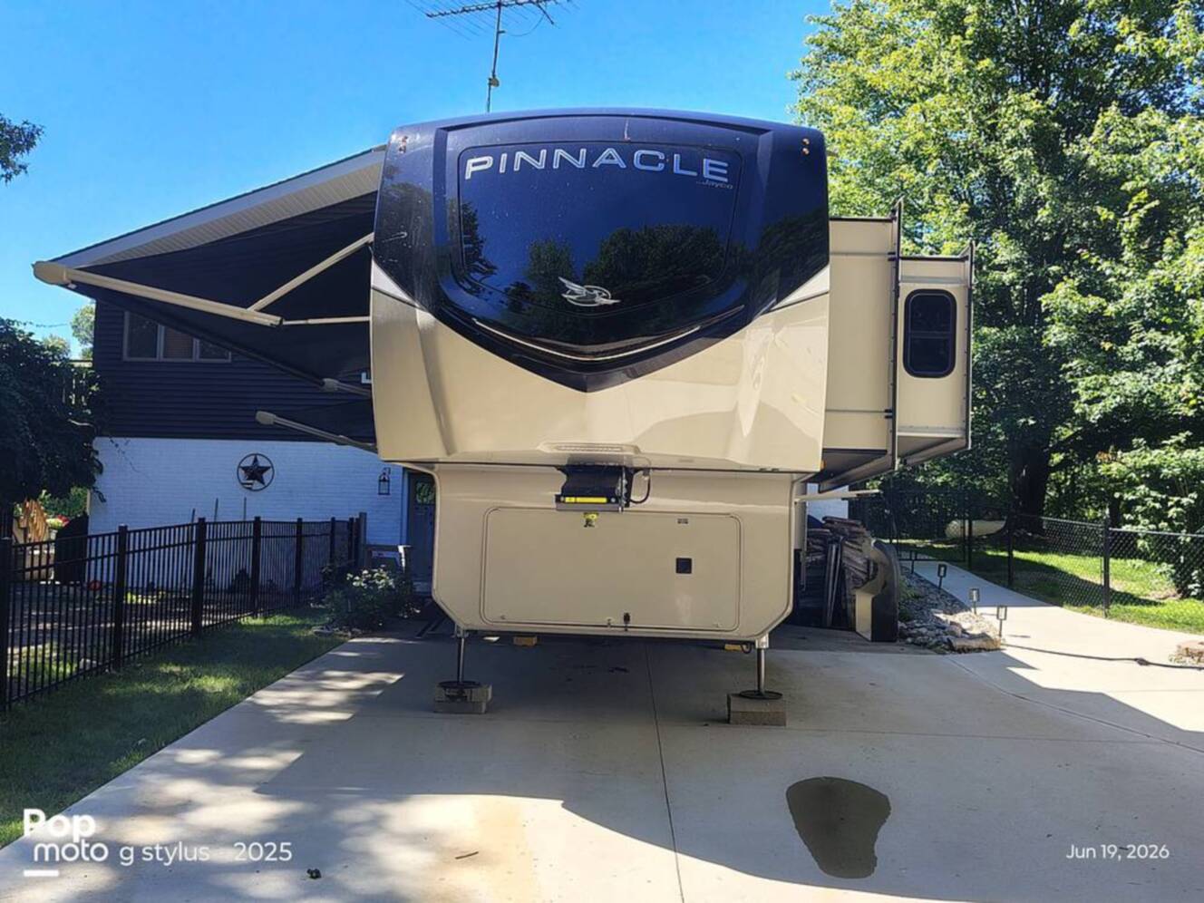 A photo of this 2022 Jayco Pinnacle 36SSWS