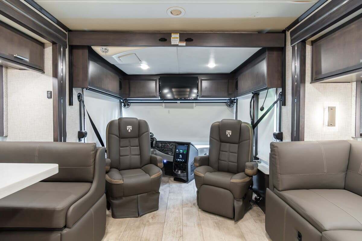 2023 Thor Motor Coach Tuscany 45BX in alvarado TX