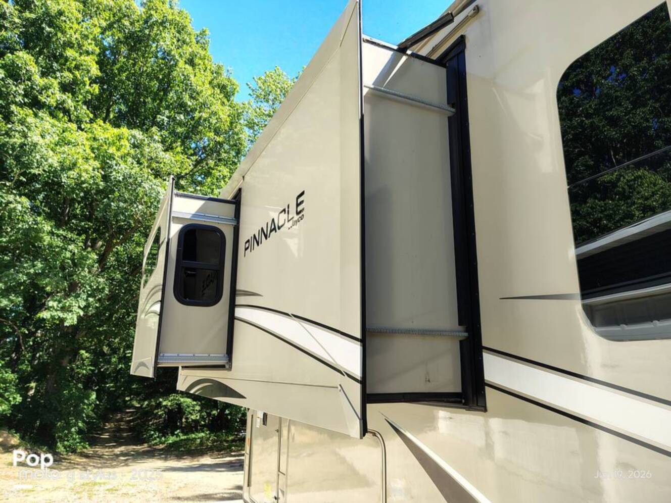 A photo of this 2022 Jayco Pinnacle 36SSWS