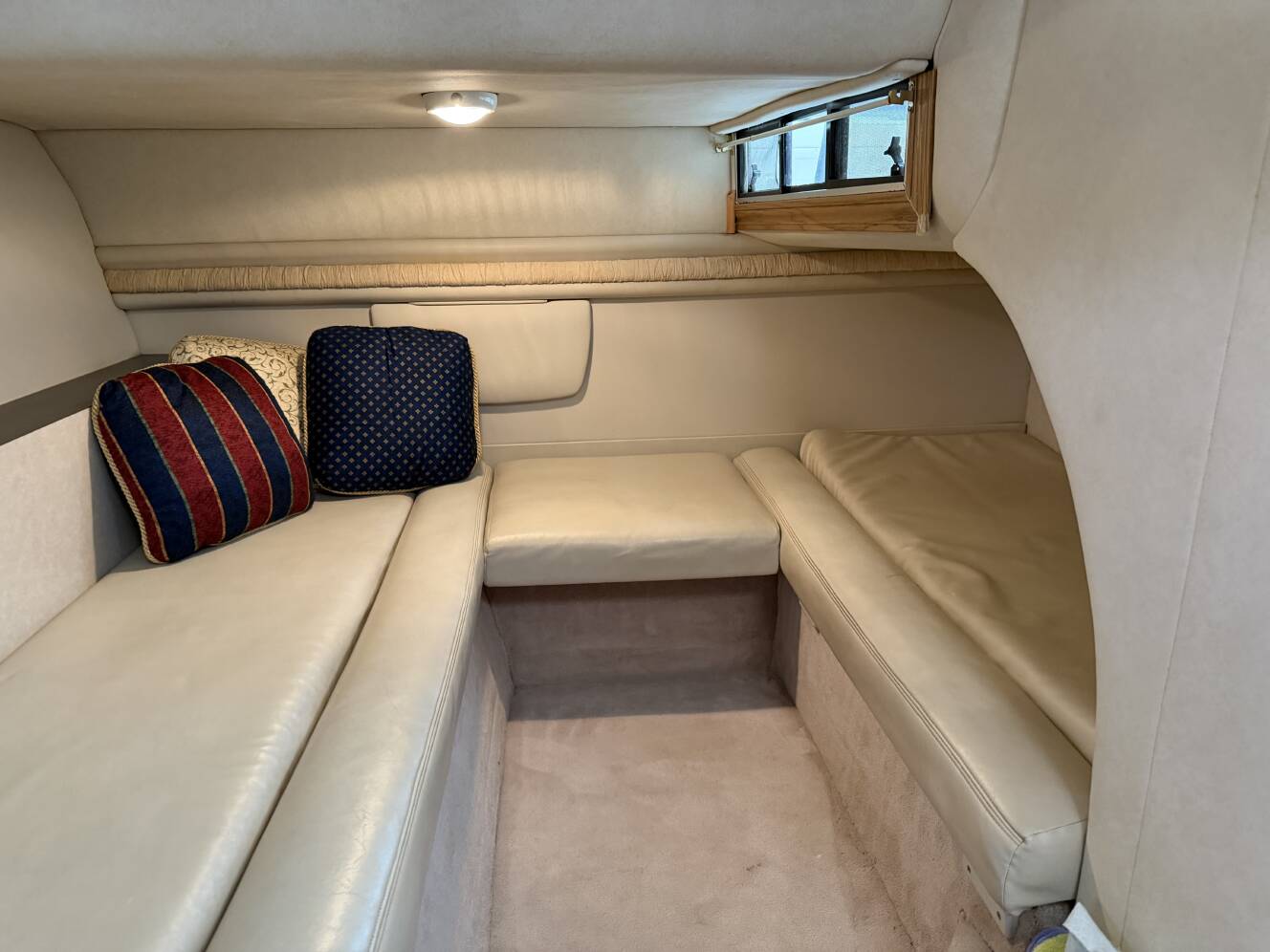 A photo of this 1997 Regal 402 Commodore