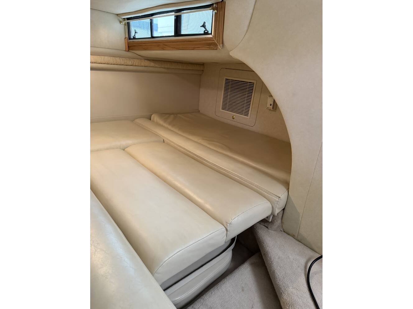 A photo of this 1997 Regal 402 Commodore