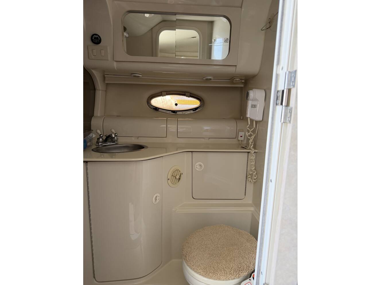 A photo of this 1997 Regal 402 Commodore