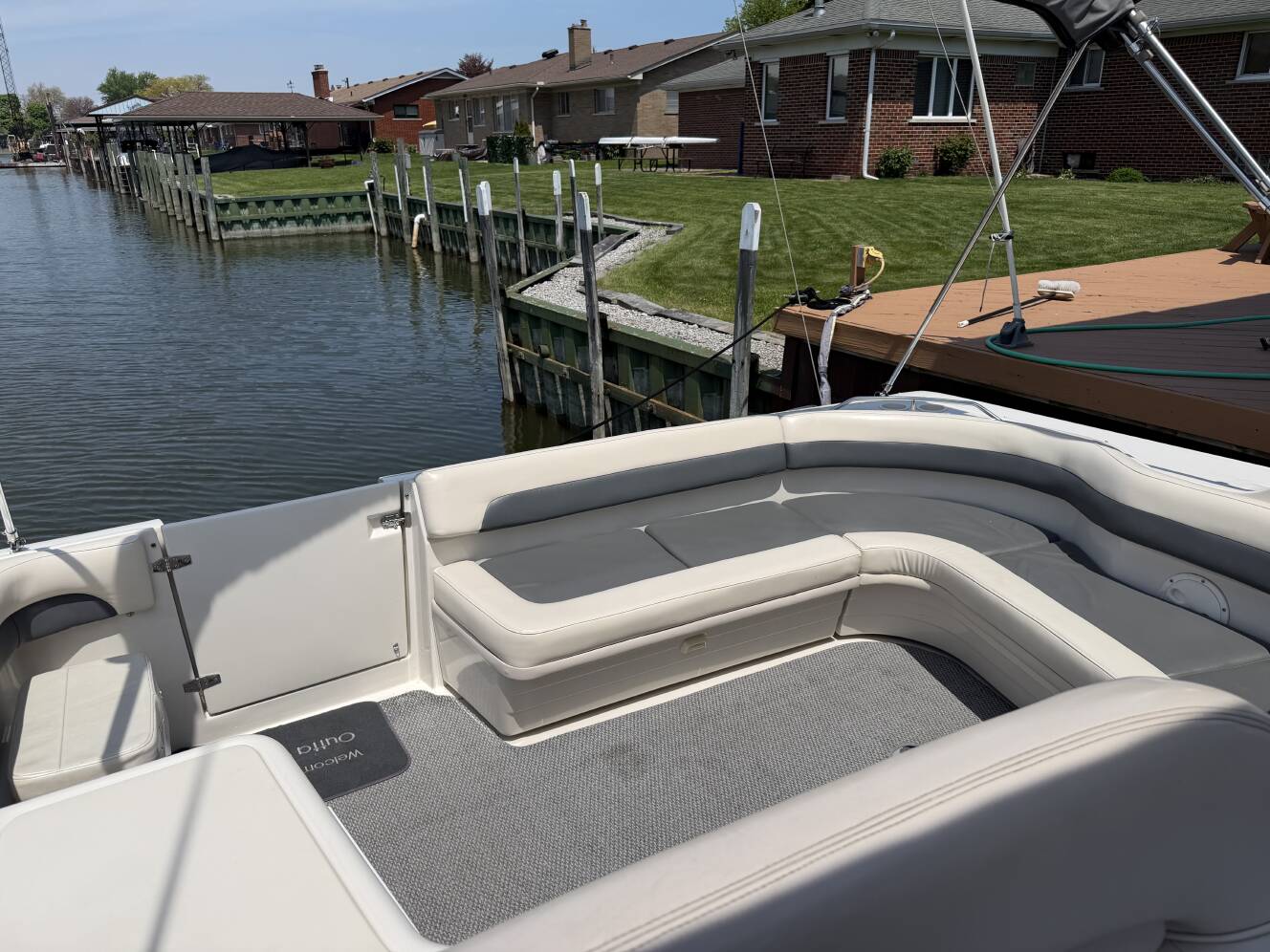 A photo of this 1997 Regal 402 Commodore