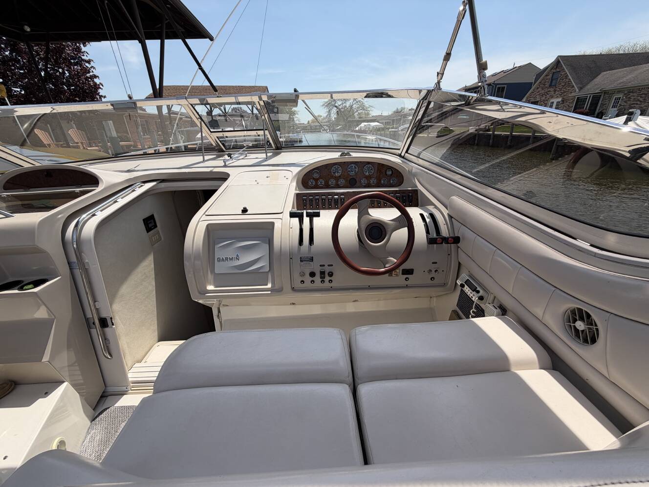 A photo of this 1997 Regal 402 Commodore