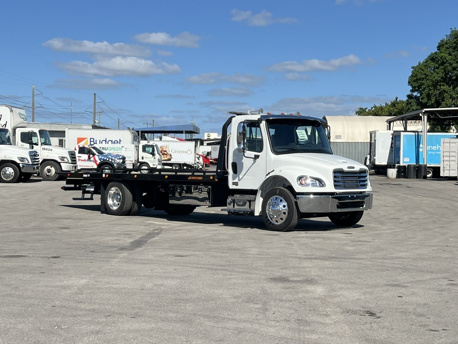 2027 FREIGHTLINER BUSINESS CLASS M2 106 in Miami, FL