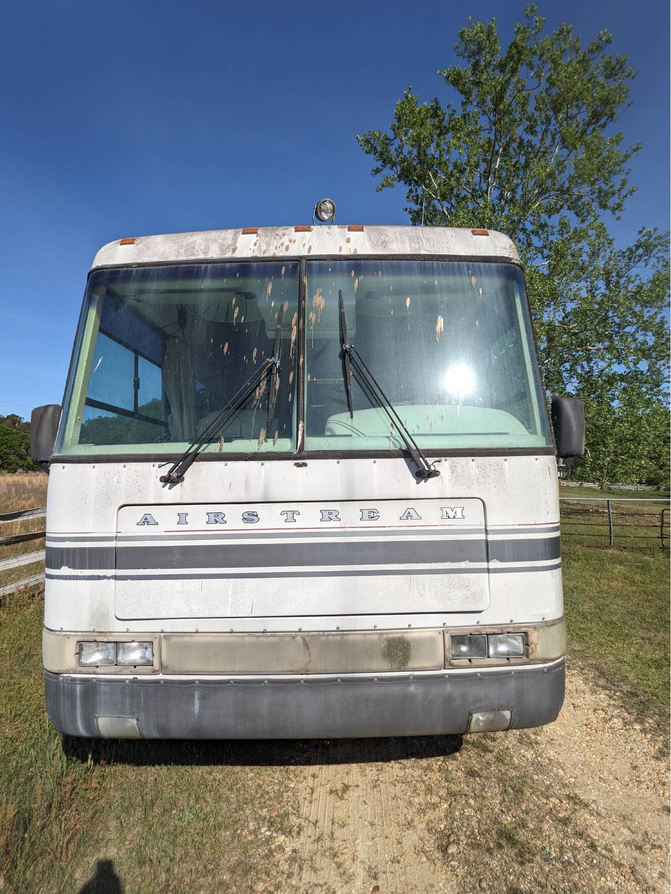 A photo of this 1987 Airstream 345