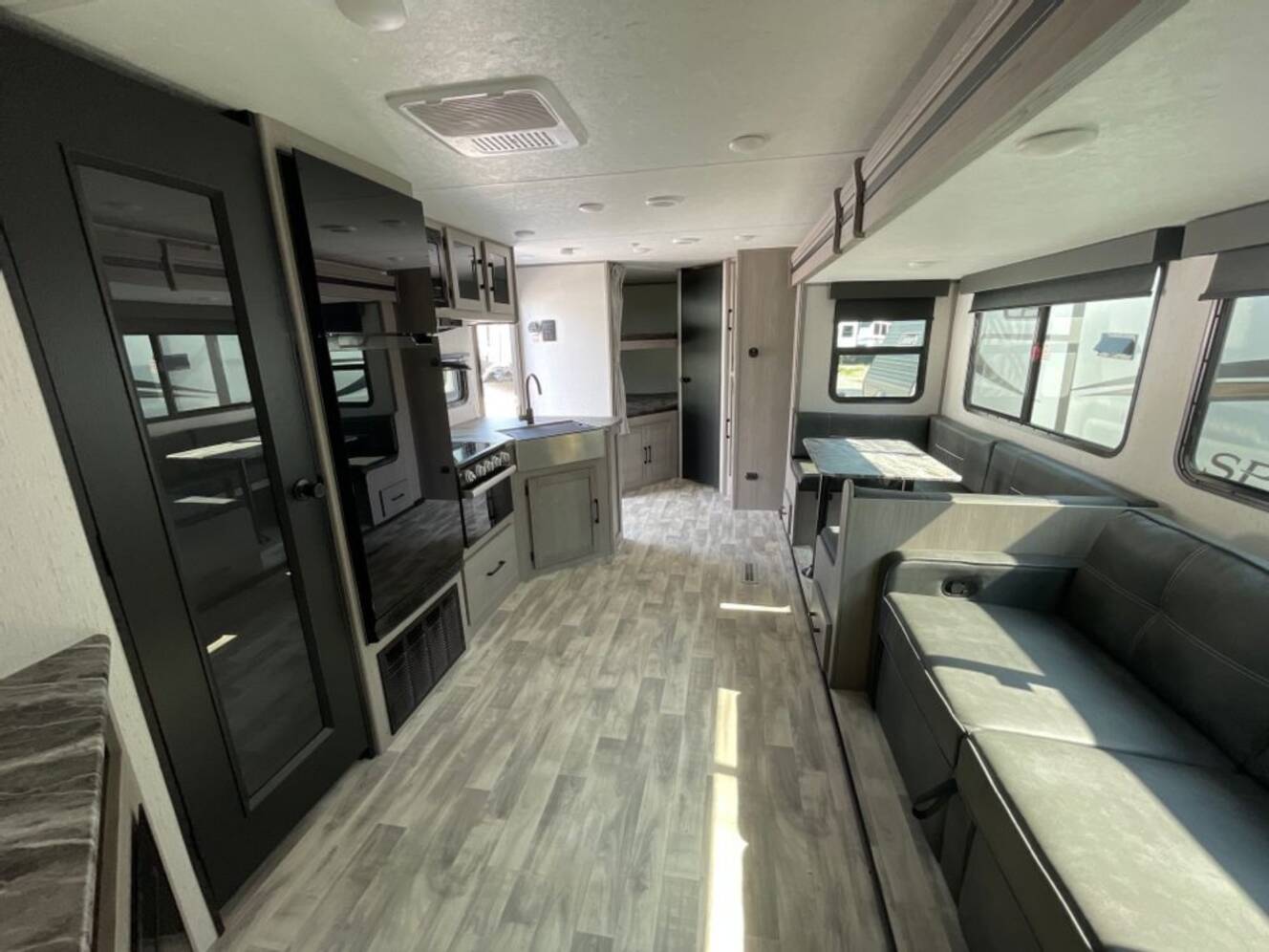 A photo of this 2023 Dutchmen KODIAK 289BHSL