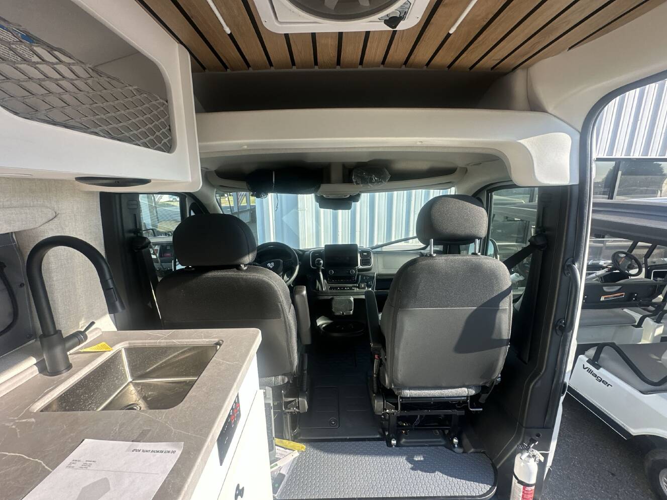 A photo of this 2027 Thor FREEDOM ELITE 17D