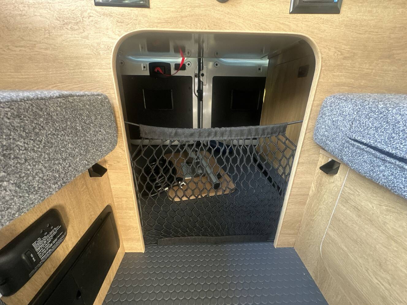 A photo of this 2027 Thor FREEDOM ELITE 17D
