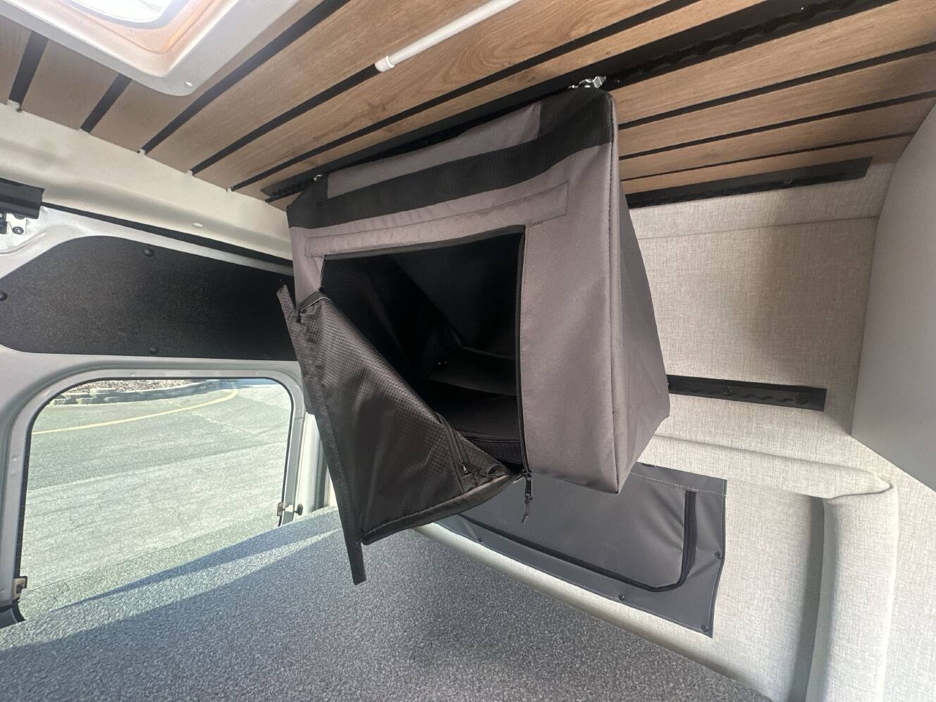 A photo of this 2027 Thor FREEDOM ELITE 17D