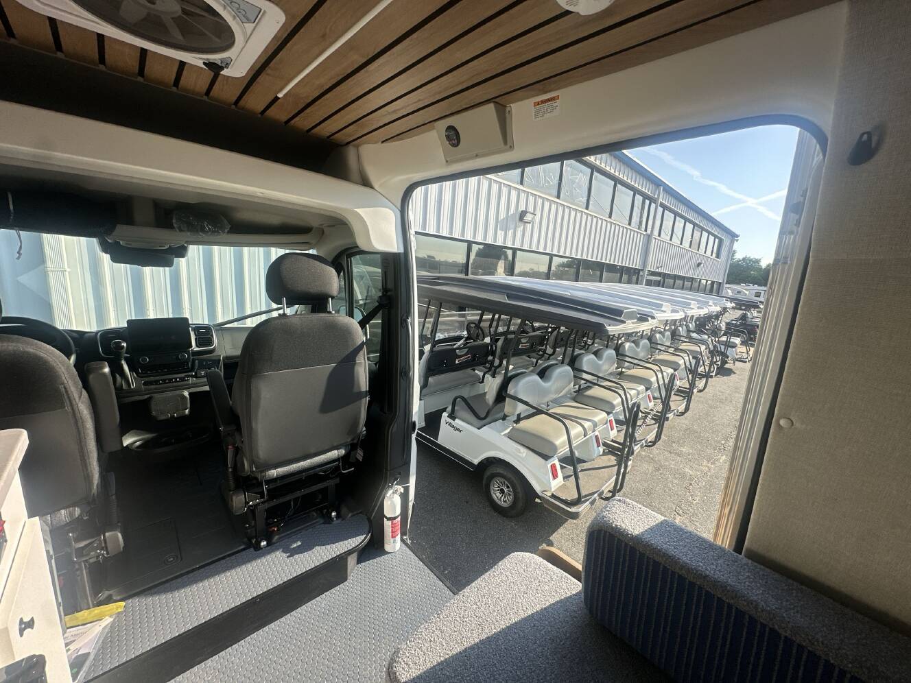 A photo of this 2027 Thor FREEDOM ELITE 17D