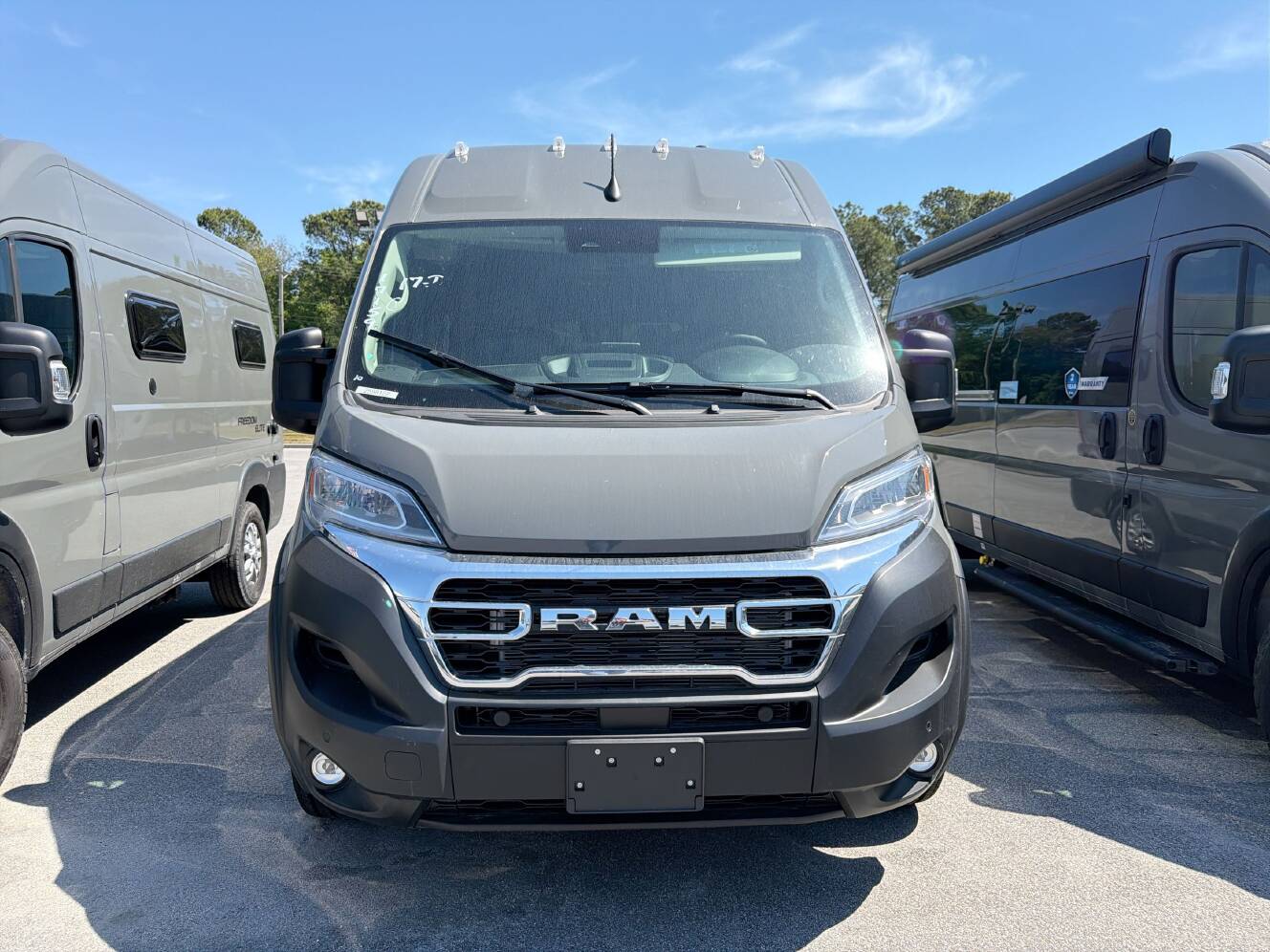 A photo of this 2027 Thor FREEDOM ELITE 17D