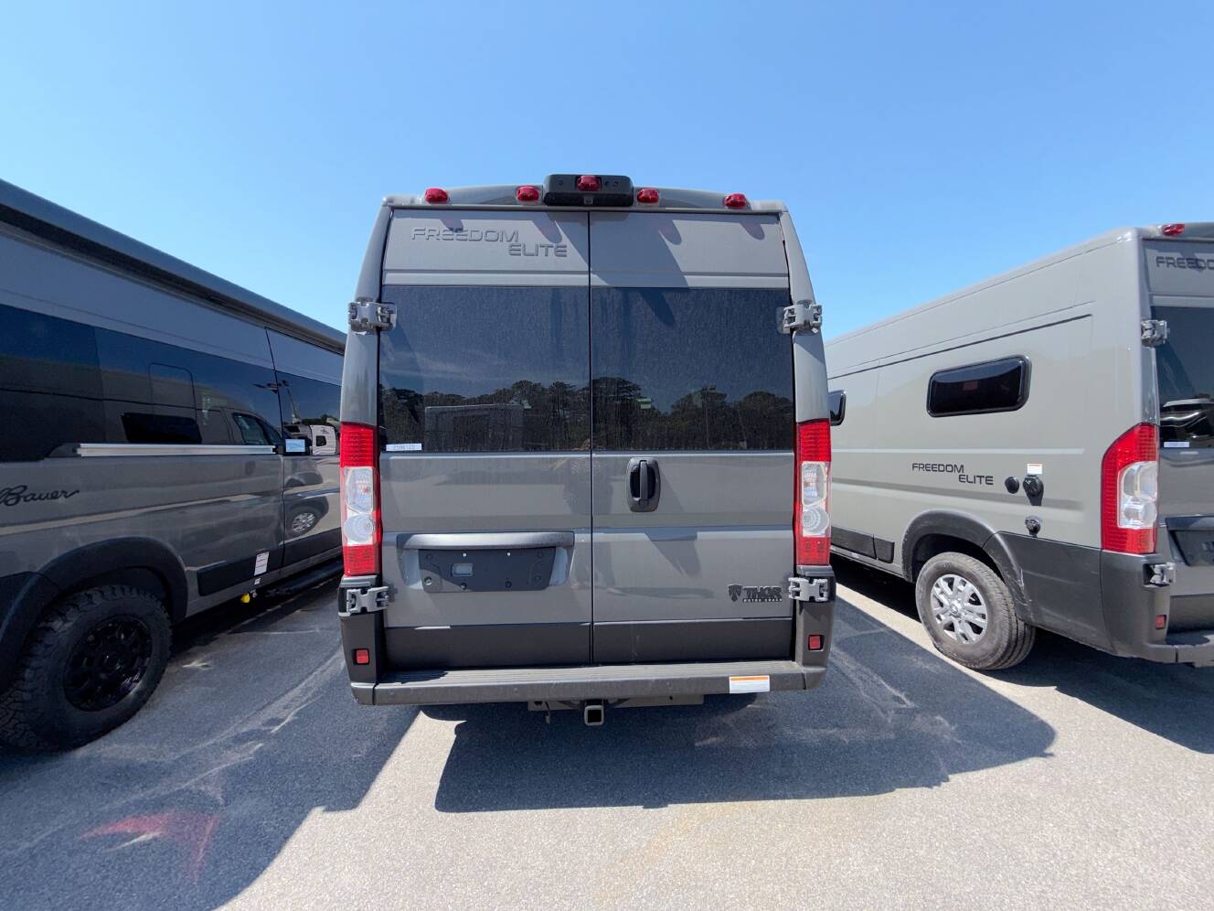 A photo of this 2027 Thor FREEDOM ELITE 17D