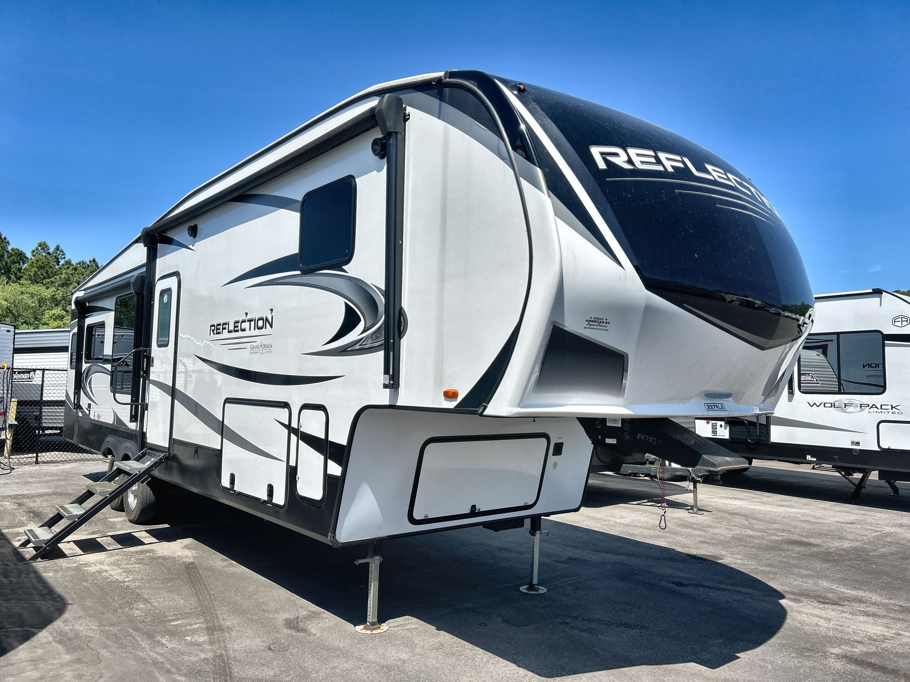 2022 Grand Design REFLECTION 337RLS RV