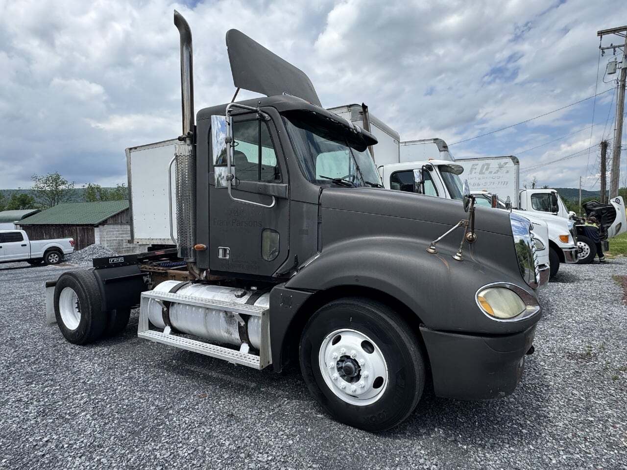 2002 FREIGHTLINER COLUMBIA in Bethel, PA