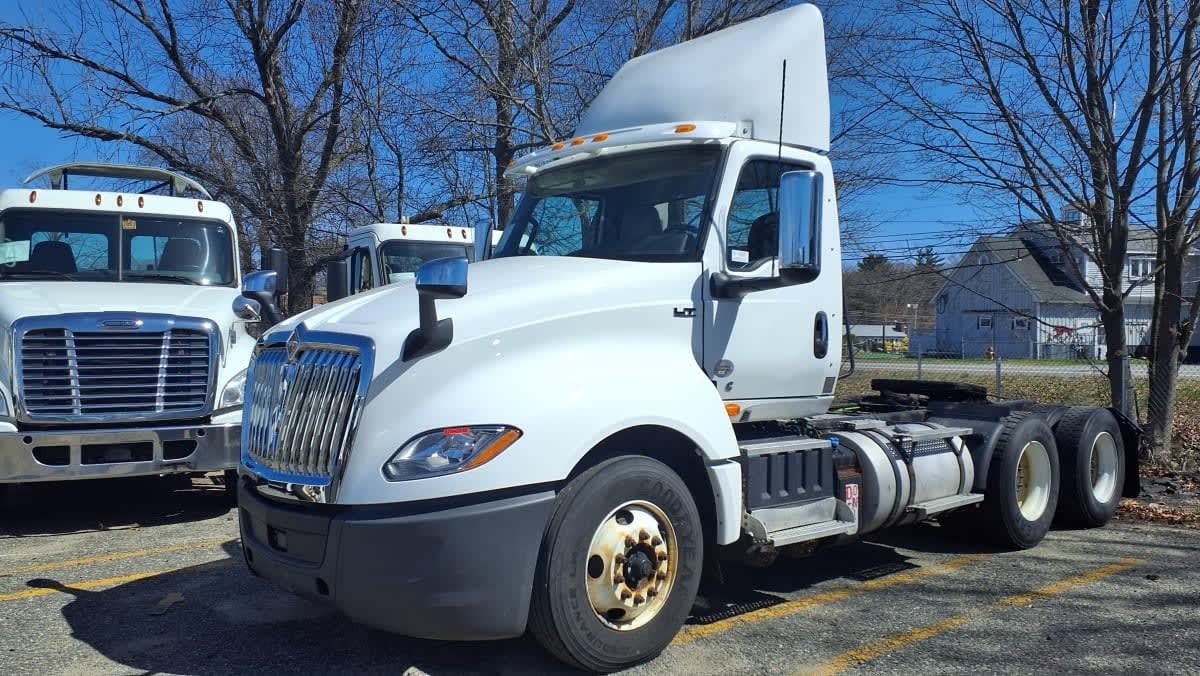 2019 INTERNATIONAL LT625 DAYCAB T/A in Salisbury, MA