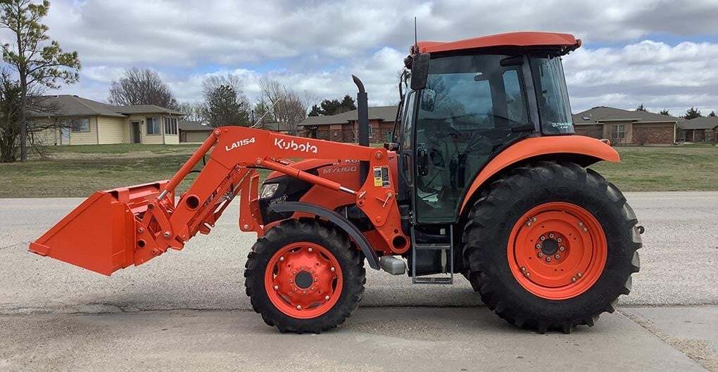 2016 KUBOTA M7060HDC in Winfield, KS