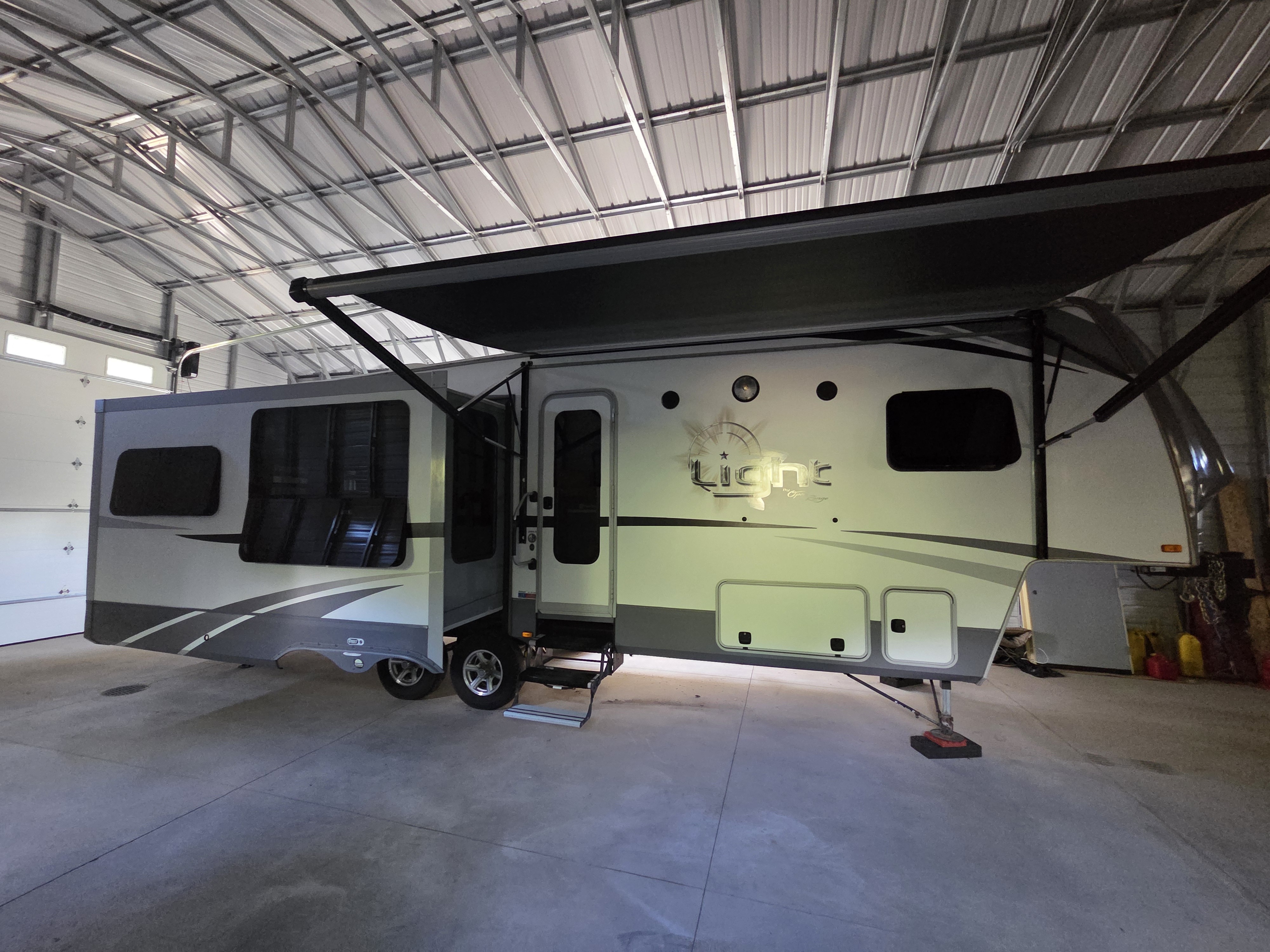 2017 Highland Ridge LIGHT LF319RLS RV