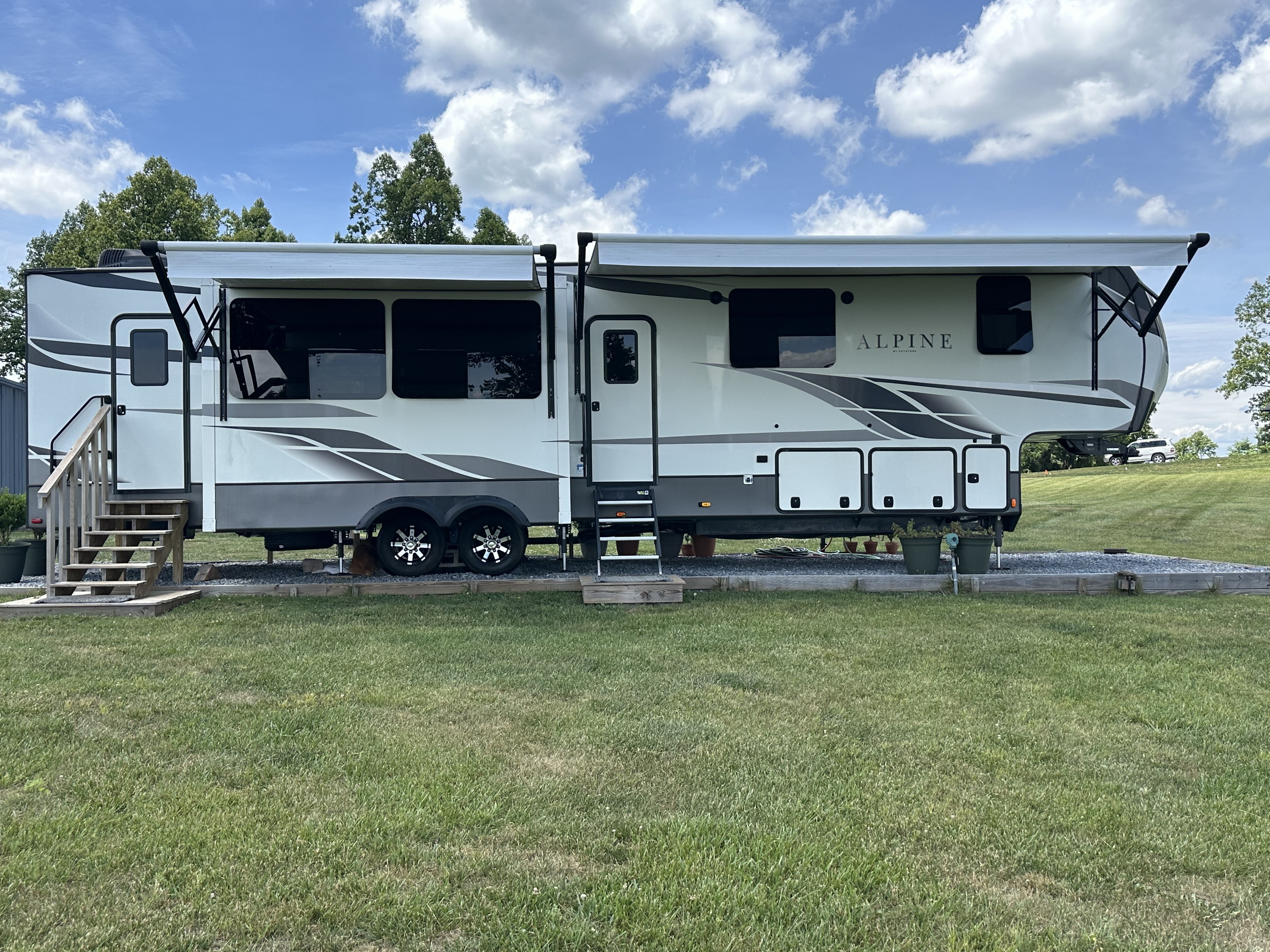 2021 Keystone ALPINE 3910RK in copper hill VA