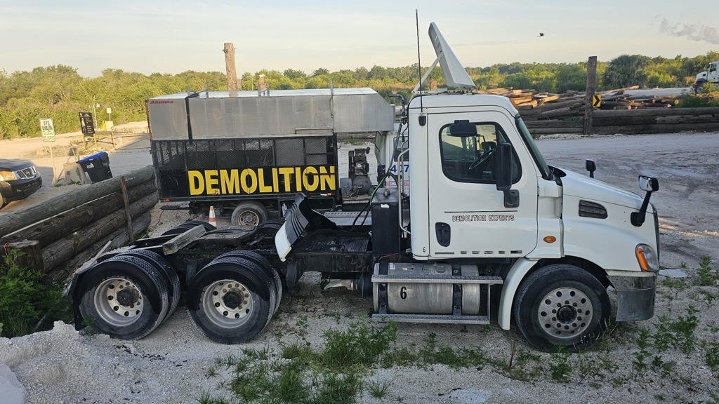 2010 FREIGHTLINER CASCADIA 113 in Royal Palm Beach, FL