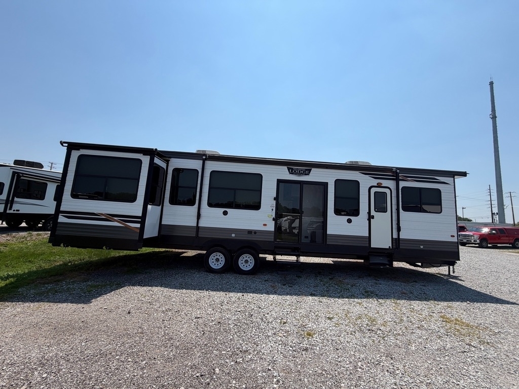 2020 Forest River Wildwood Lodge 395RET in schererville IN