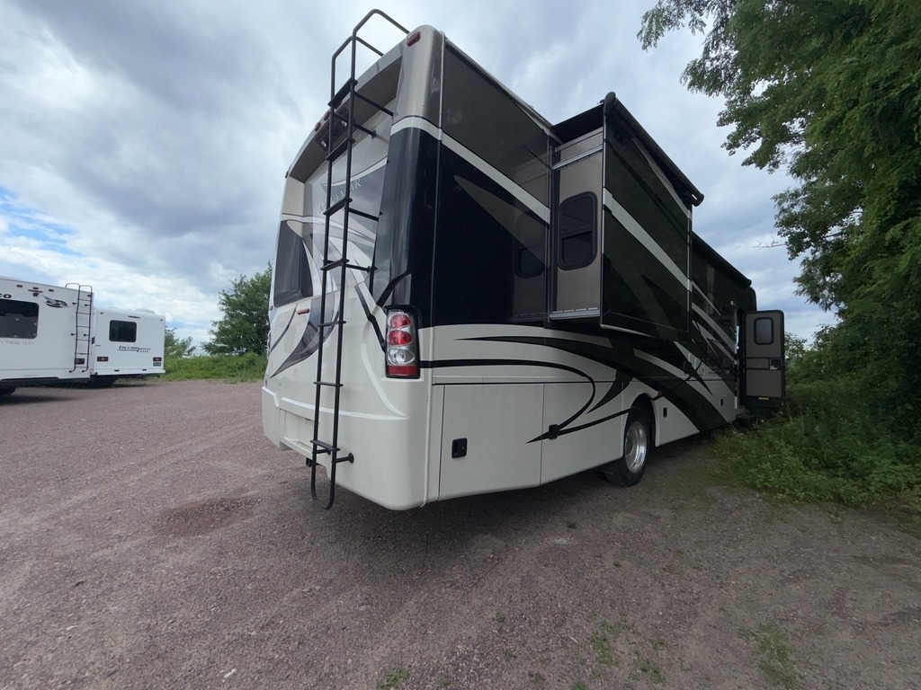 2015 Thor Motor Coach Miramar 34.1 in south burlington VT