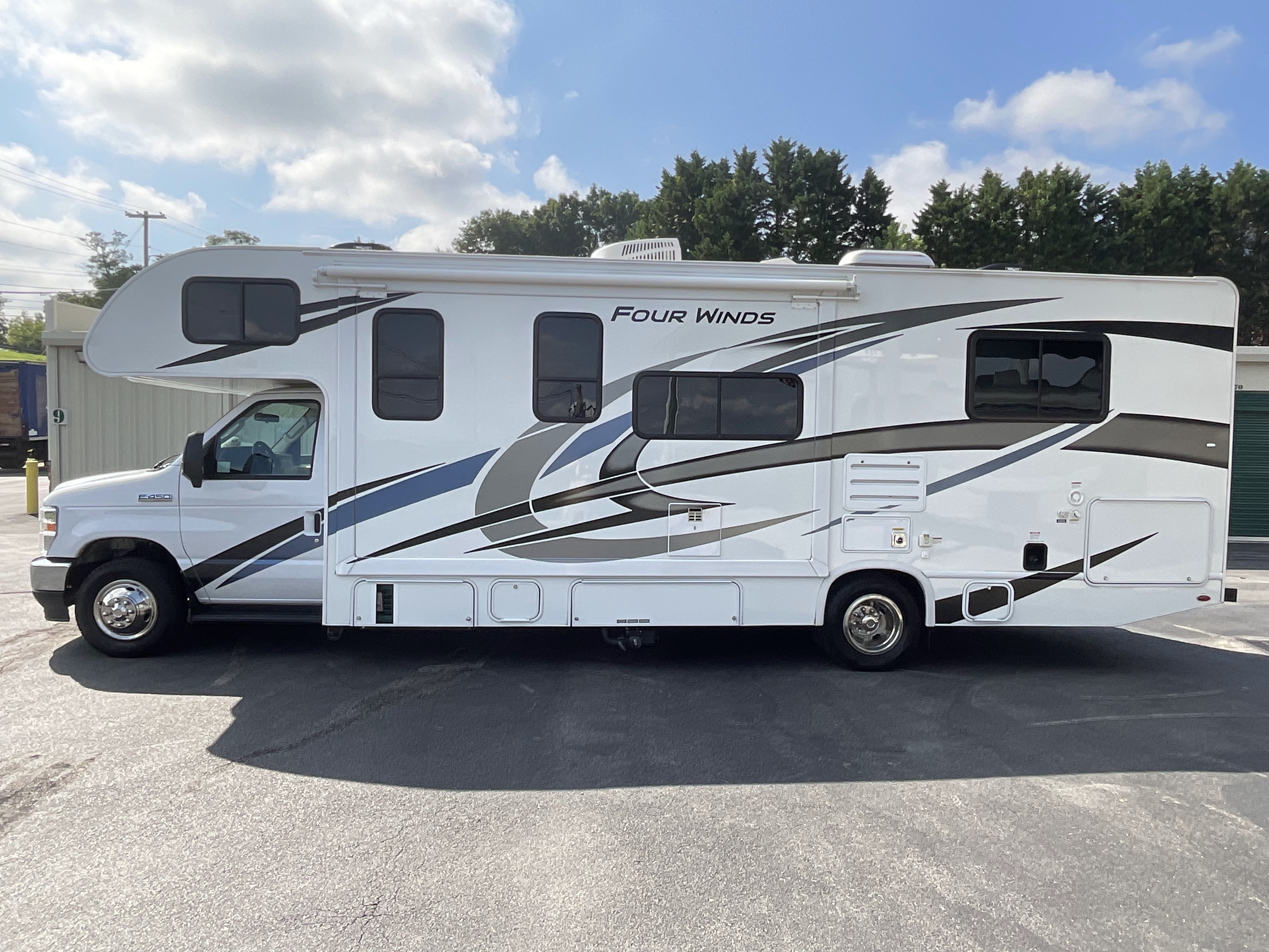 2022 Thor Motor Coach FOUR WINDS 28Z RV
