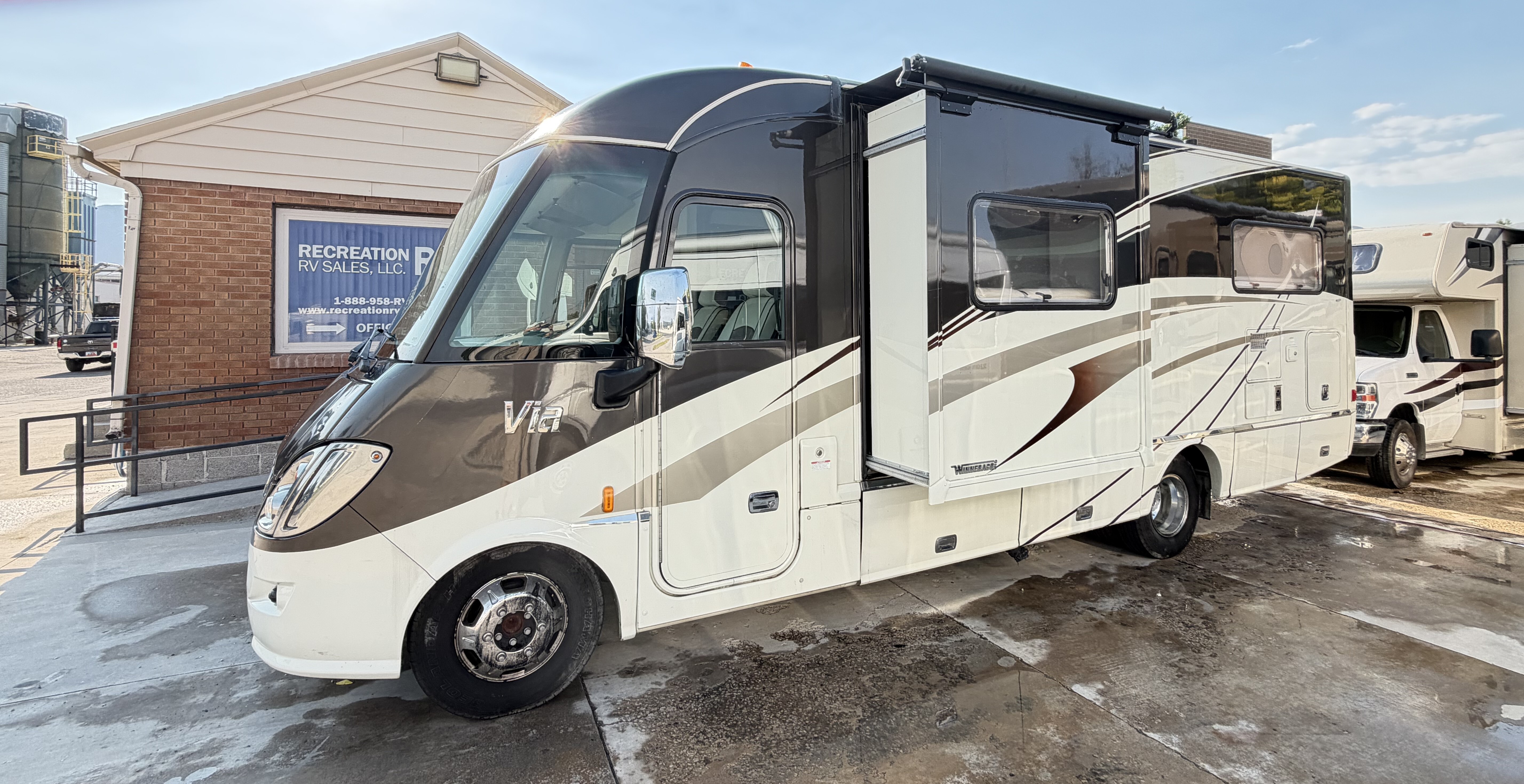 2015 Winnebago VIA 25T RV