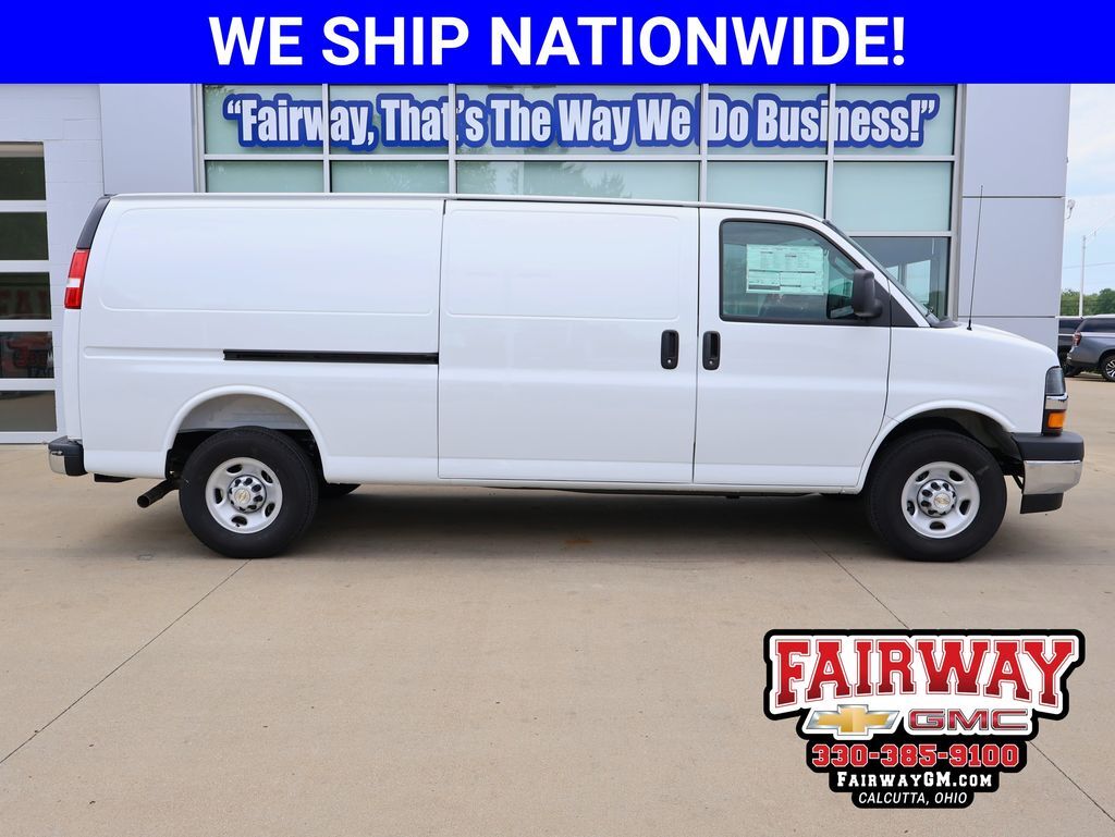 2026 CHEVROLET Express 3500 in East Liverpool, OH