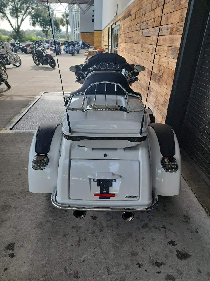 2020 Harley-Davidson TRI GLIDE CVO CVO in Manitou Beach, MI