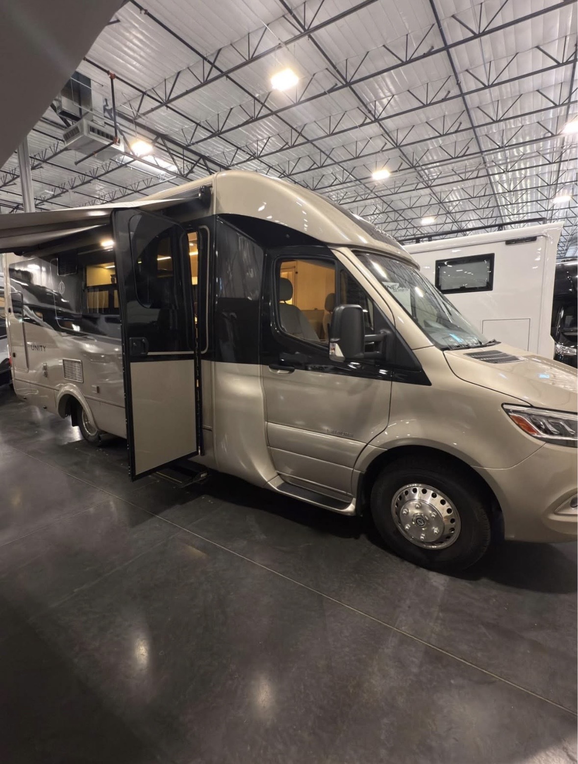 2021 Leisure Travel UNITY U 24 MB in mcpherson KS
