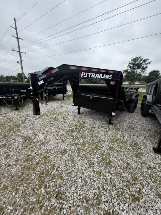 2027 PJ Trailers DL142 in Whiteland, IN